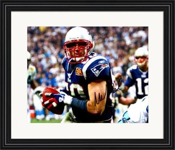 Mike Vrabel dedikált 8x10 Fotó (New England Patriots) SC13 Gubancos & Bekeretezett - Dedikált NFL-Fotók